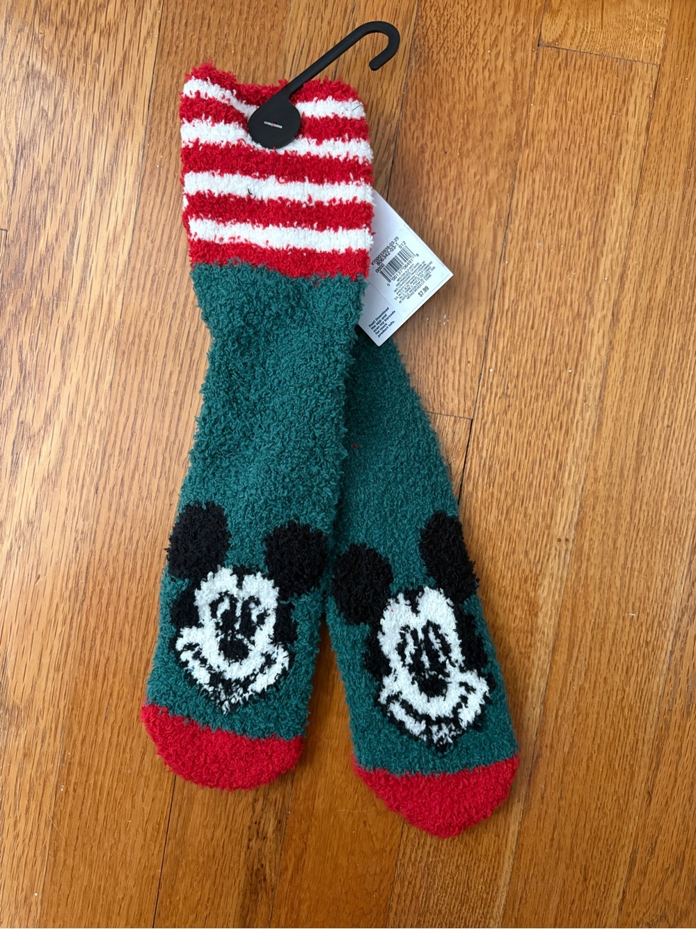 NWT Cozy Green & Red Mickey Mouse Fuzzy Socks